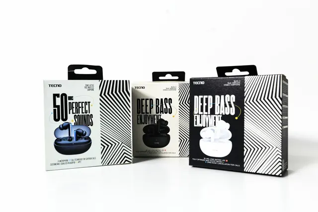Printed earbuds retail boxes with bold black-and-white graphics and hang tabs