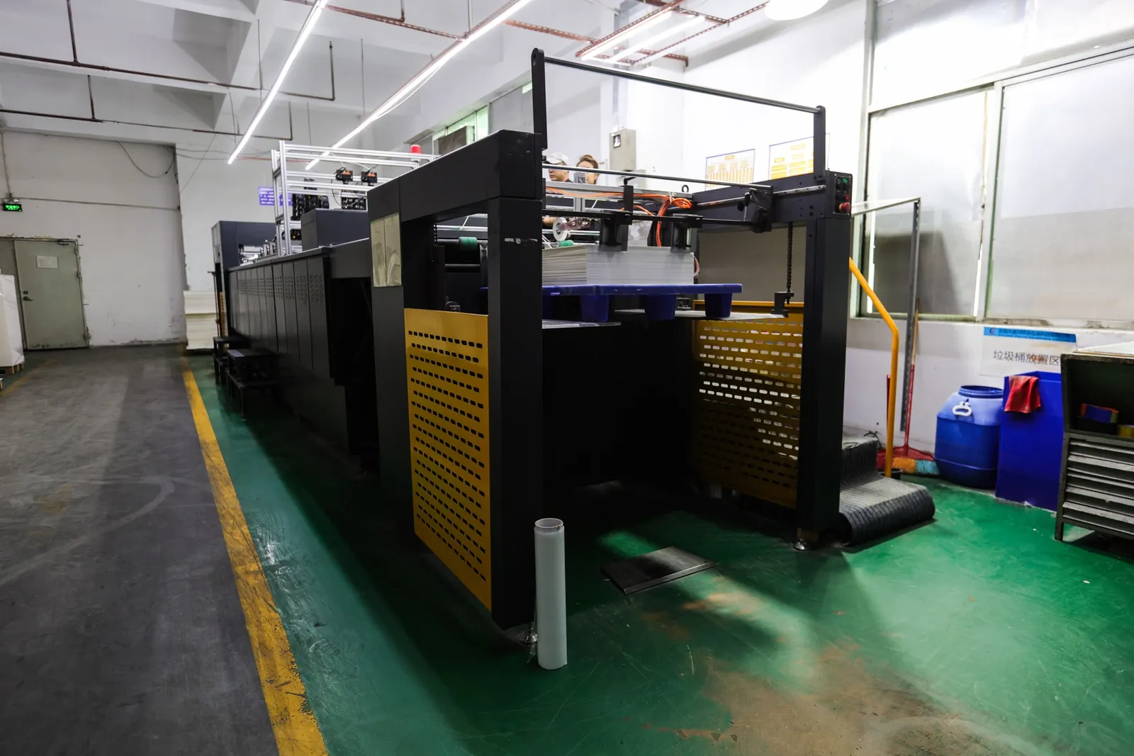 Variable-data coding machine
