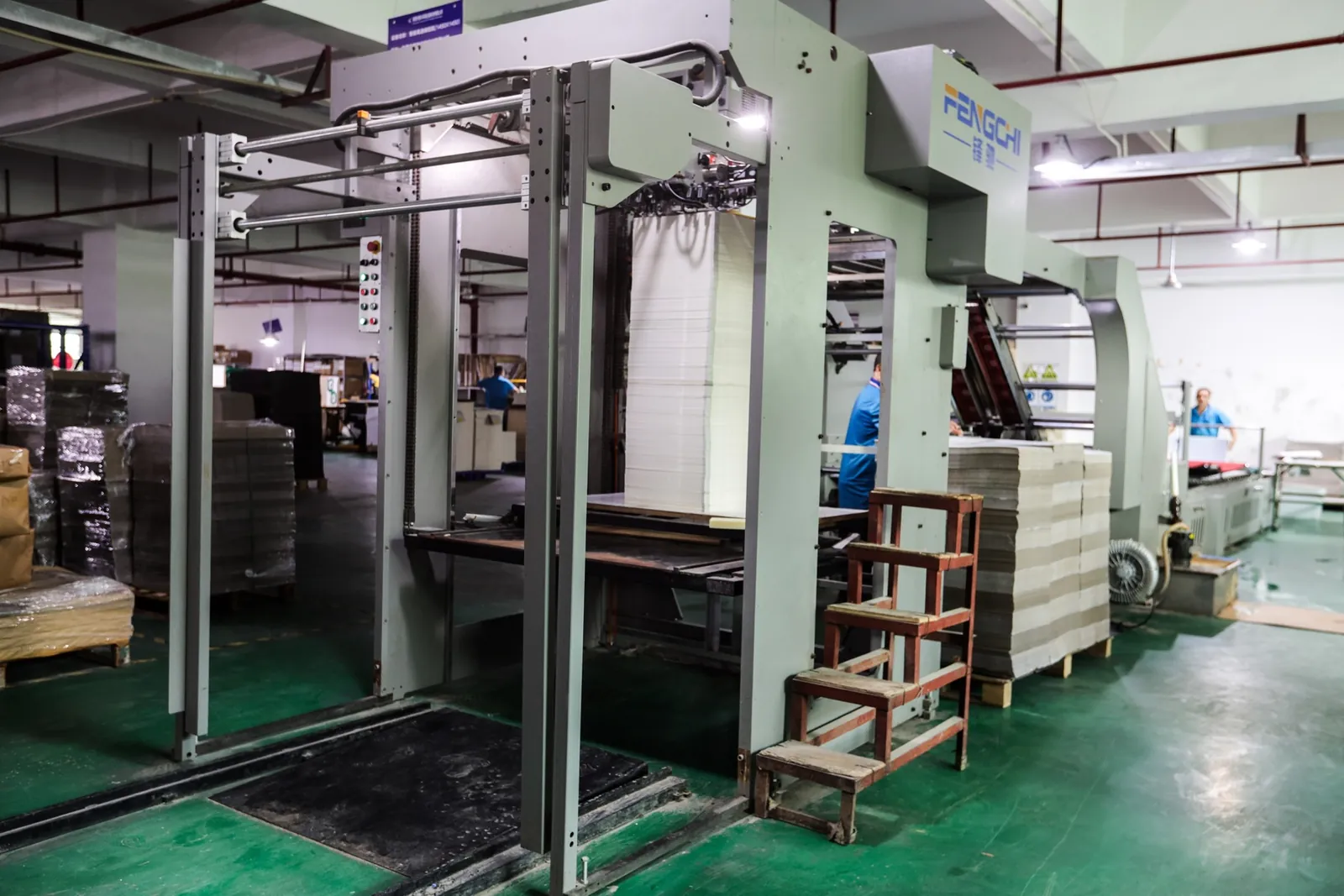 Automatic mounting machine