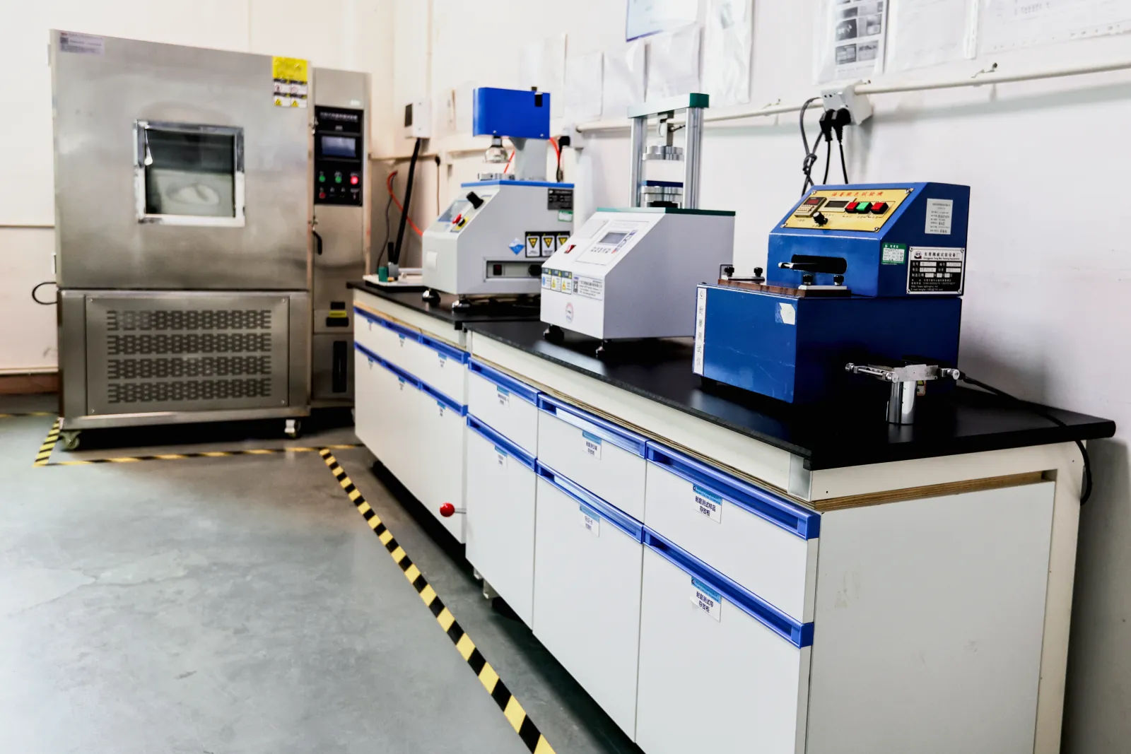 Quality-control test bench